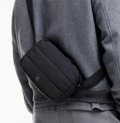 Got Bag Puffer crossbody, musta