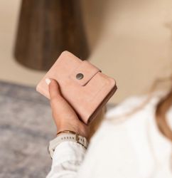 The Chesterfield Brand Mavona RFID-nahkalompakko, vintage rose