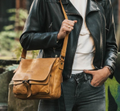 The Chesterfield Brand Zurich, keltainen