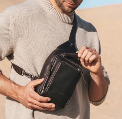 The Chesterfield Brand Riga crossbody, ruskea