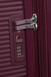 American Tourister Soundbox, keskisuuri matkalaukku, Wild cherry
